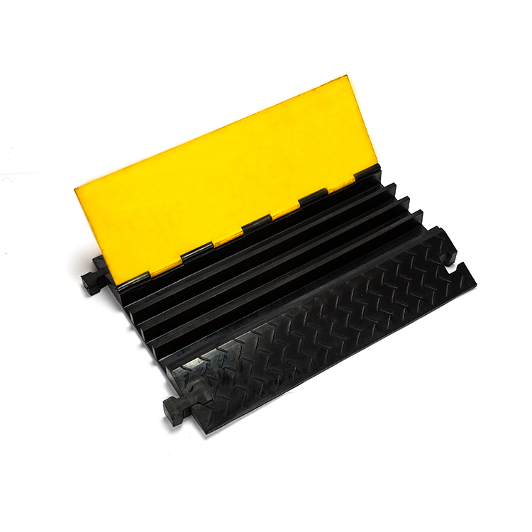 CP-4HD HEAVY DUTY RUBBER CABLE PROTECTOR RAMP / CABLE GUARD